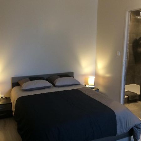 Studio Proche Gare Avec Kitchenette Et Wifi - Porte Rouge Thiviers 외부 사진