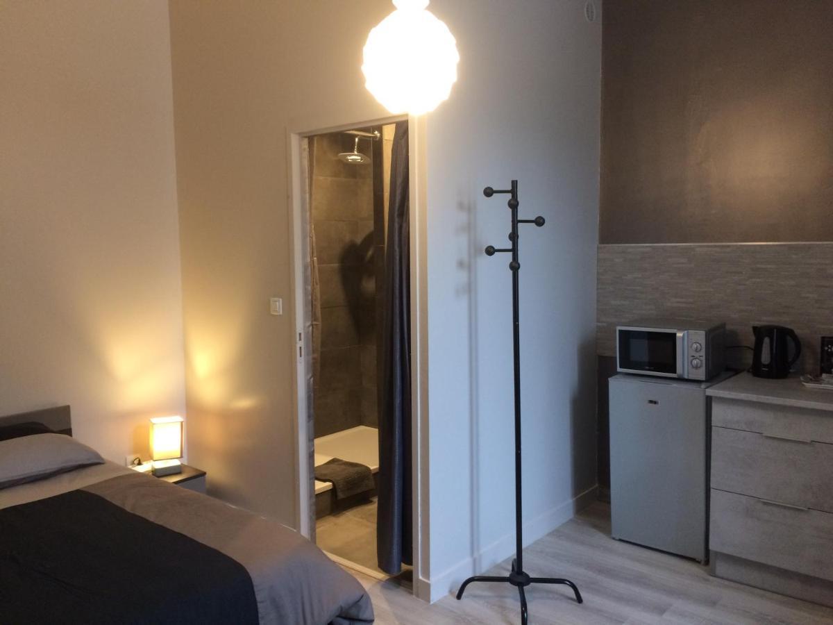 Studio Proche Gare Avec Kitchenette Et Wifi - Porte Rouge Thiviers 외부 사진