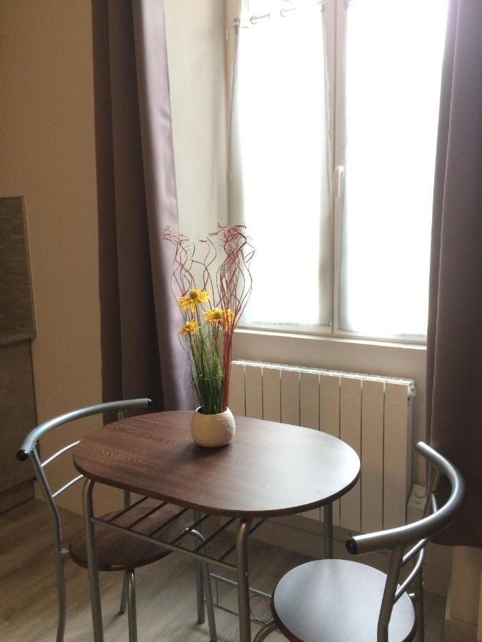 Studio Proche Gare Avec Kitchenette Et Wifi - Porte Rouge Thiviers 외부 사진